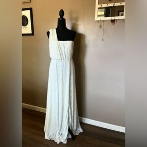 JEWEL Badgley Mischa dress One-Shoulder White lace Gown front slit Sz 10 NWT